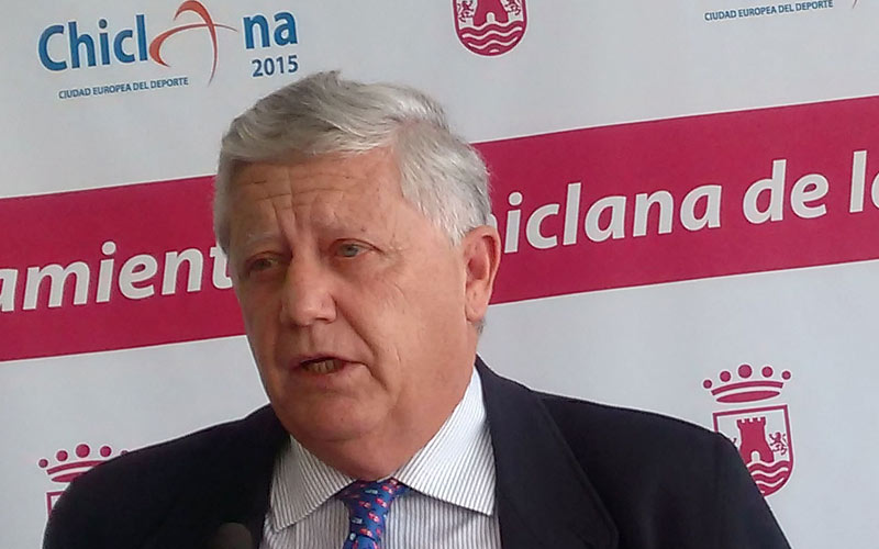 Marín (PP) acusa al alcalde chiclanero de “suplantar” su persona