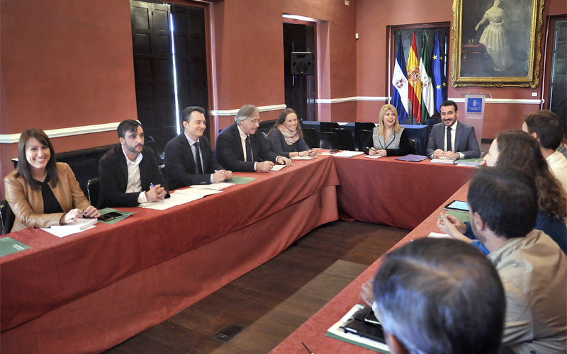 “Nuevo tiempo” para la coordinación entre Junta y Ayuntamiento jerezano, ahora que no está el PP en el Gobierno local