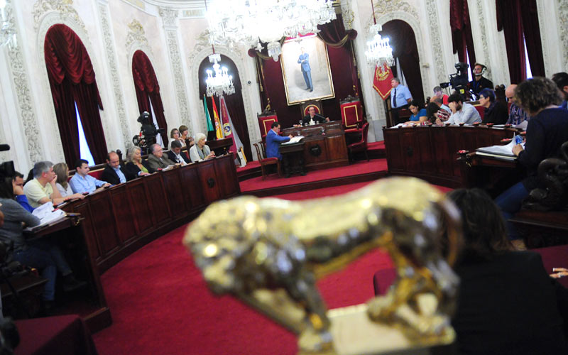 PSOE y PP coinciden en denunciar el “incumplimiento” del alcalde al no convocar el pleno de balance de gestión aprobado en noviembre