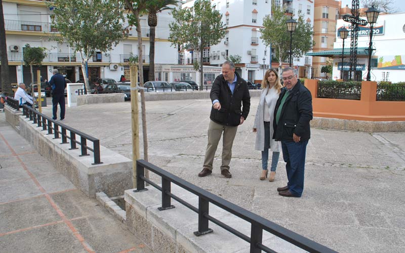 Personal municipal de Vías y Obras acomete mejoras en la plazoleta Sacramento, atendiendo una demanda vecinal de años