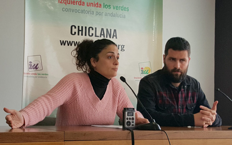 IU tacha de “indignante” que los gerentes de las dos empresas municipales mantengan sus trabajos privados: “no es ético”