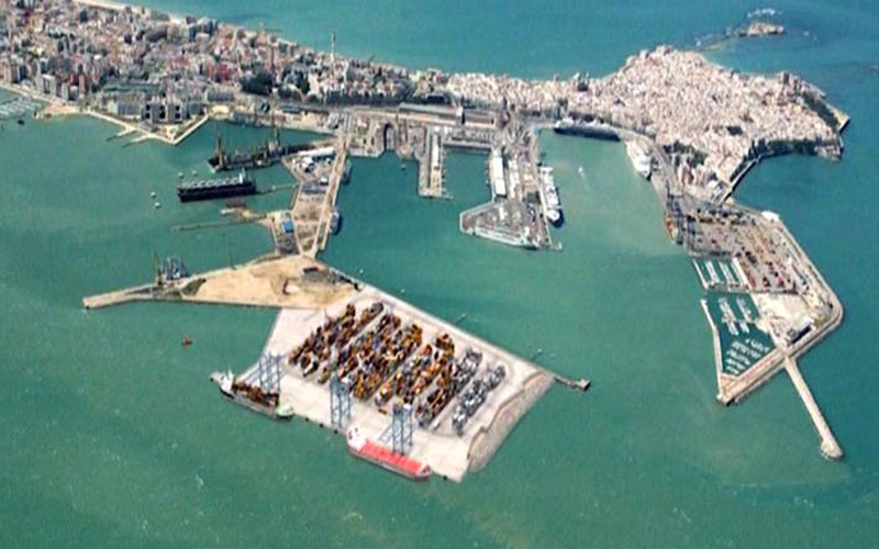 La APBC saca adelante el pliego de condiciones para la explotación durante 35 años prorrogables de la terminal de contenedores