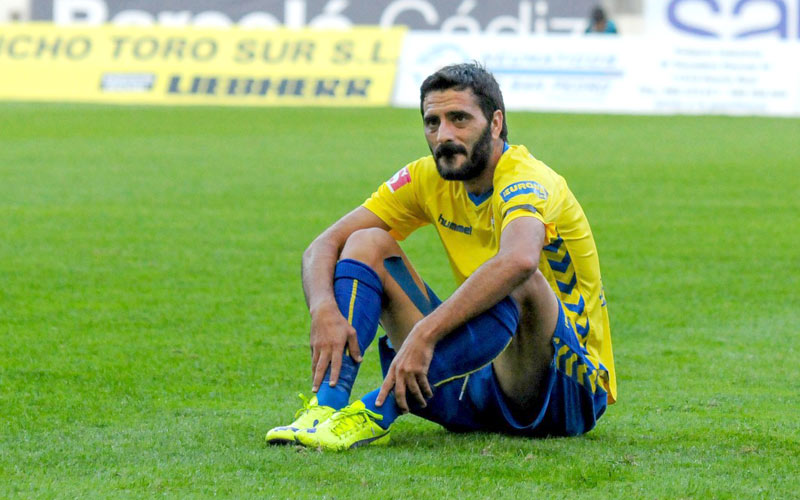 El Cádiz se ‘hunde’ por Navidad y cae ante el UCAM