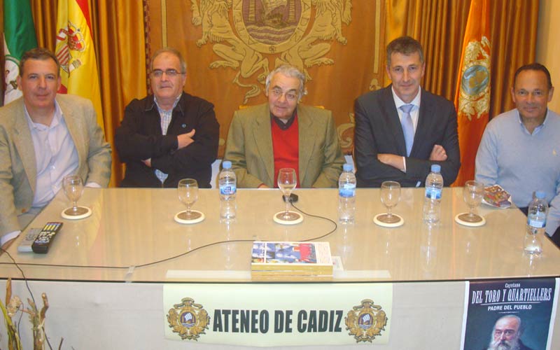 El Ateneo de Cádiz cierra su año taurino con una tertulia dedicada a El Puerto