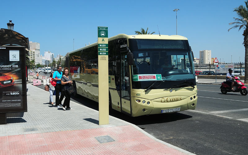 Viajar con tarjeta del Consorcio en la Bahía de Cádiz en los autobuses y el catamarán costará un 0,56% menos en 2016