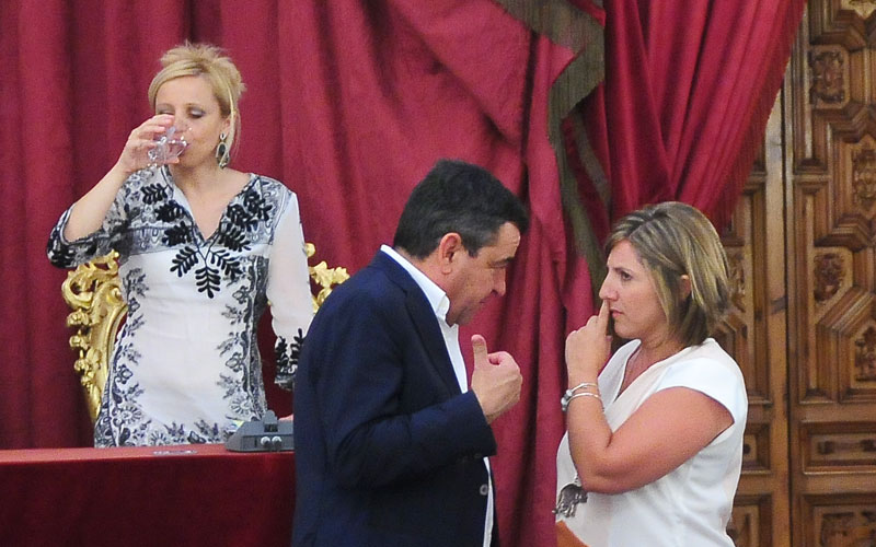 Loaiza (PP) opina que al nuevo Gobierno de la Diputación “se le conoce sólo por colocar a alcaldes derrotados del PSOE”