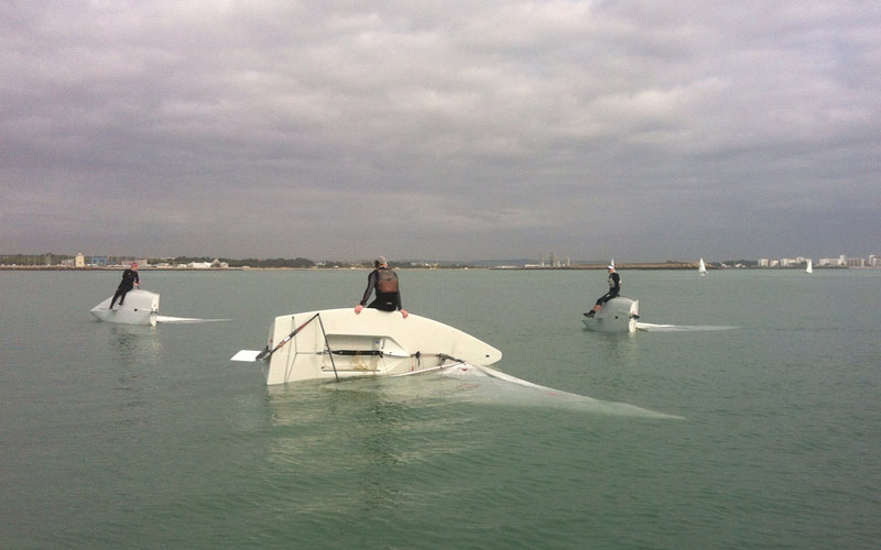 La ausencia de vientos marca la XII Regata de Año Nuevo en aguas de la bahía gaditana