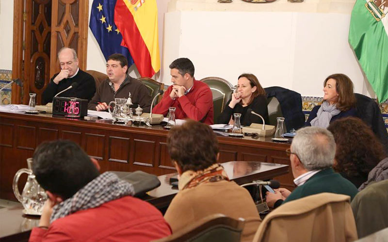 El Consistorio roteño se desprende de sus fundaciones y las empresas SODESA y SURSA, con la abstención de PP y RRUU