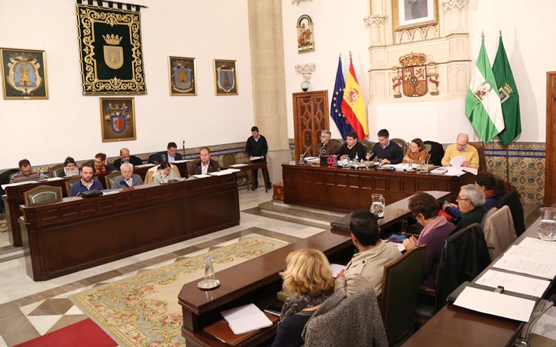 Sale adelante, con la abstención de PP y RRUU, el plan estratégico con el que Rota optará a 5 millones de fondos europeos