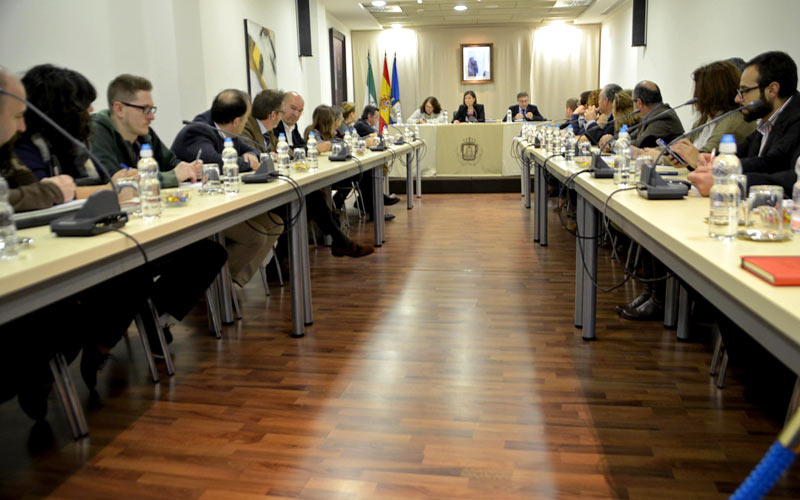 Luz verde en La Isla al documento de estrategia para optar a los fondos europeos EDUSI, elaborado sin contar con la oposición