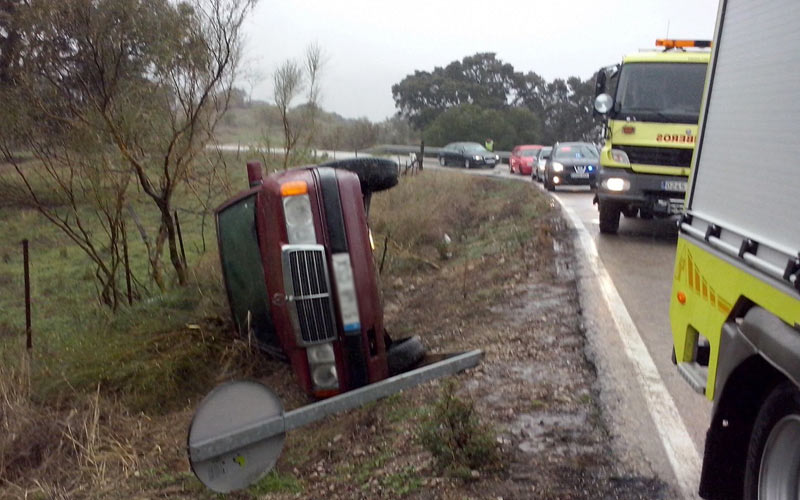 Las vías interurbanas gaditanas registraron en 2015 cerca de 1.500 accidentes y 18 muertes, cuatro menos que un año antes