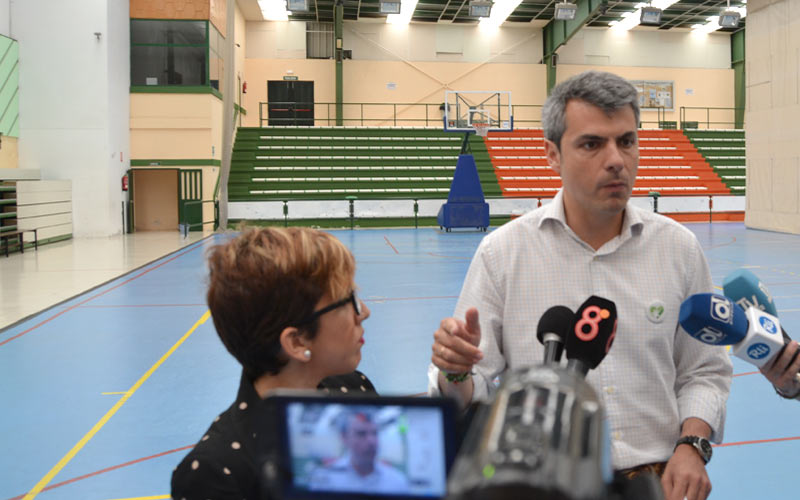 Las próximas obras de mejoras del pabellón municipal del Parque incluirán la creación de una tercera pista para atender la demanda