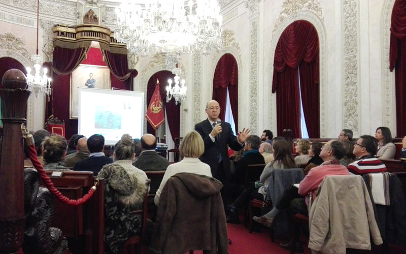 El Consistorio gaditano se compromete a elaborar un Plan Local de Salud, que se ‘probará’ inicialmente en La Viña