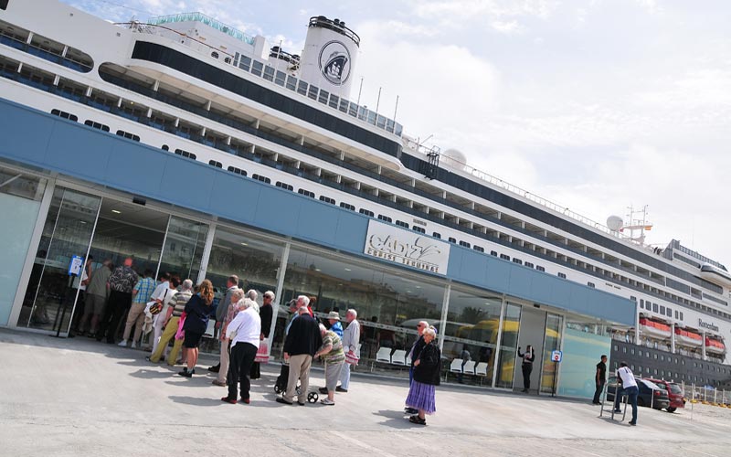 Cádiz sondeará sus posibilidades de ser puerto base de cruceros