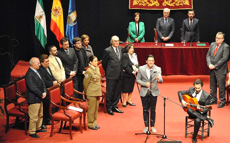 La Junta reconoce a una muestra de “nuestros mejores gaditanos” por el 28 de Febrero, y desgasta su reivindicación de la “igualdad”