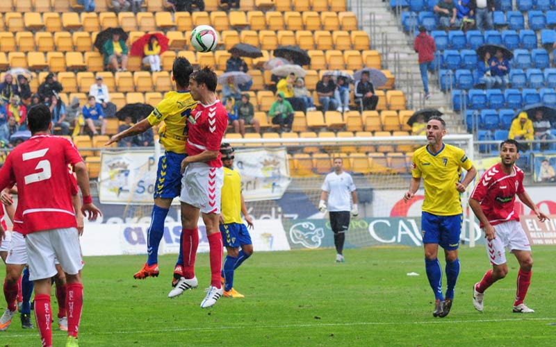 ¡Estaba vivo!: remontada del Cádiz ante el líder