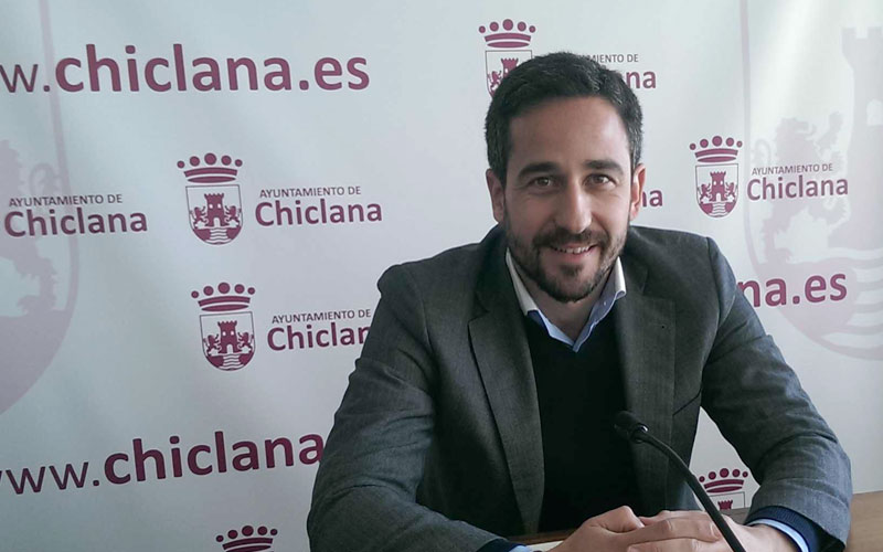 El PP pide ahora eliminar la zona azul por las tardes pero “amplió durante su mandato el horario en una hora y media cada día”