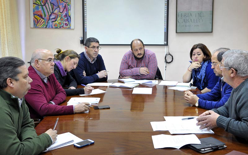 Representantes vecinales analizan la situación de las barriadas rurales jerezanas en la Comisión Desarrollo Rural “sin el PSOE”