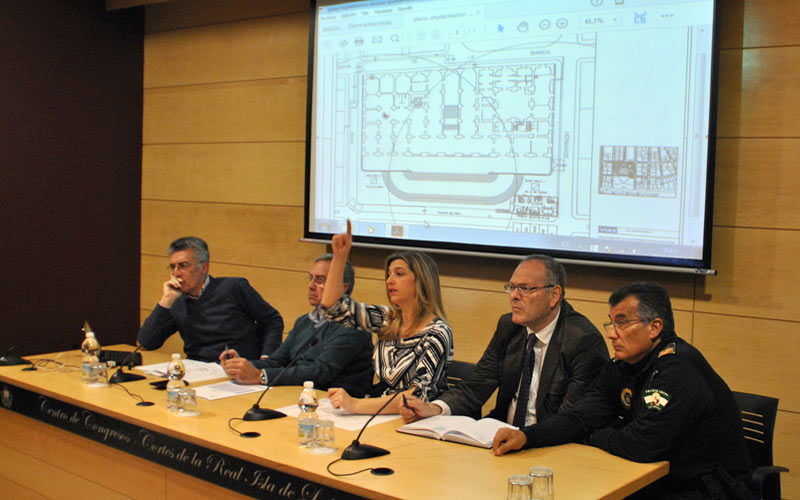 Comerciantes y empresarios afectados por la rehabilitación del Ayuntamiento aportan sugerencias al plan de seguridad de la obra