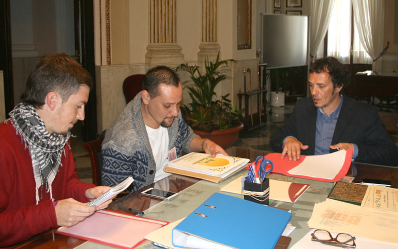 El alcalde apoya a los “abandonados” alumnos de la Escuela de Hostelería: “no vamos a descansar hasta que reabra sus puertas”