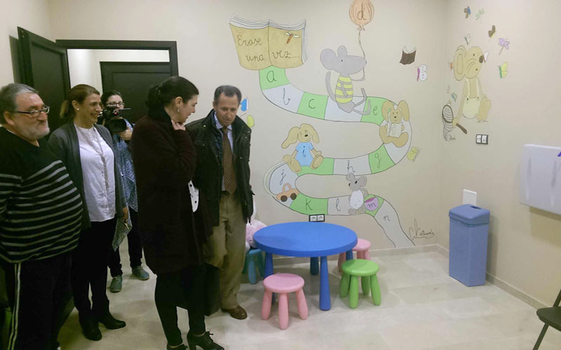 Habilitada una sala de cuidados infantiles en el mercado de abastos chiclanero