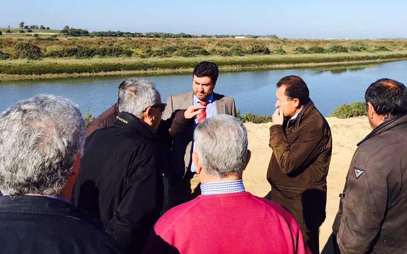 Costas estudia mejorar la ribera del río Iro en su desembocadura