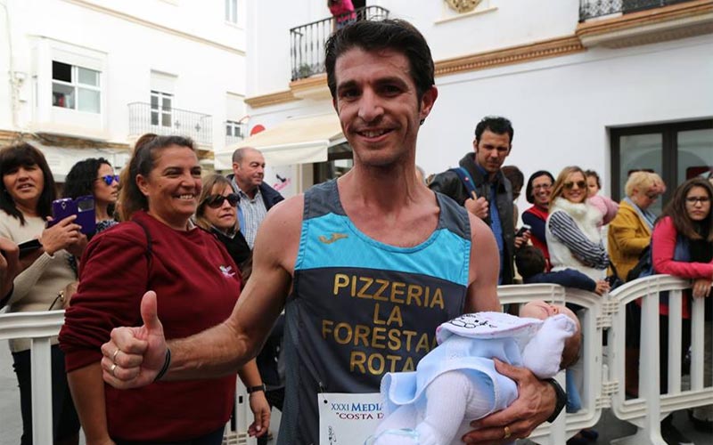 Manuel González, otra vez, y Virginia Carrasco, los ‘primeros’ en la XXXI Media Maratón Costa de la Luz