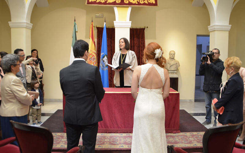 El Ayuntamiento de San Fernando ya celebra bodas civiles también los sábados, por 120 euros