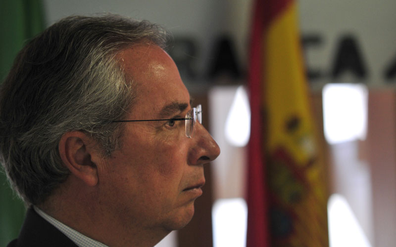 De Torre hace un llamamiento a empresarios y comerciantes gaditanos para que soliciten los préstamos del plan Reindus