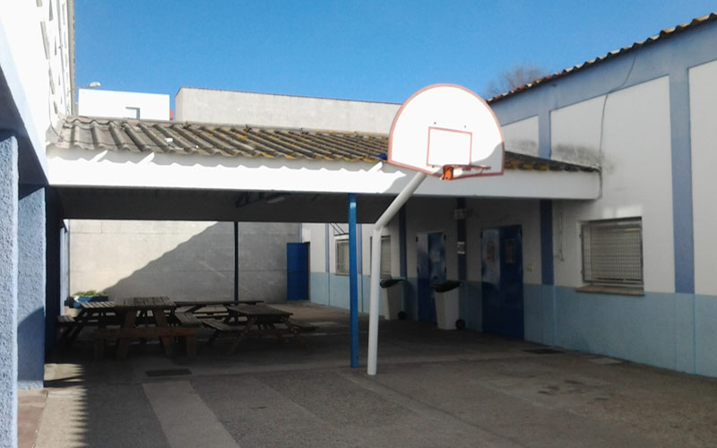 CGT reclama al alcalde roteño que “no trivialice con algo tan serio como la salud” en el caso de los techos de uralita de los colegios