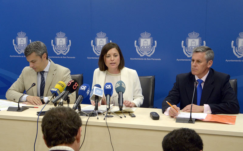 PSOE y PA cuentan con Ciudadanos para aprobar su presupuesto de 2016, que reserva 400.000 euros para un plan de empleo propio