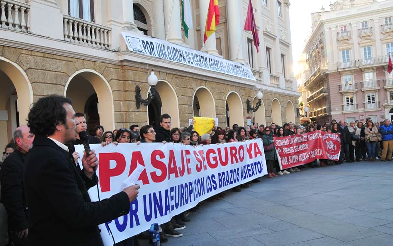 El PP liga una crítica sobre cómo aborda el alcalde la acogida de refugiados con la recepción al primer ministro de Gibraltar