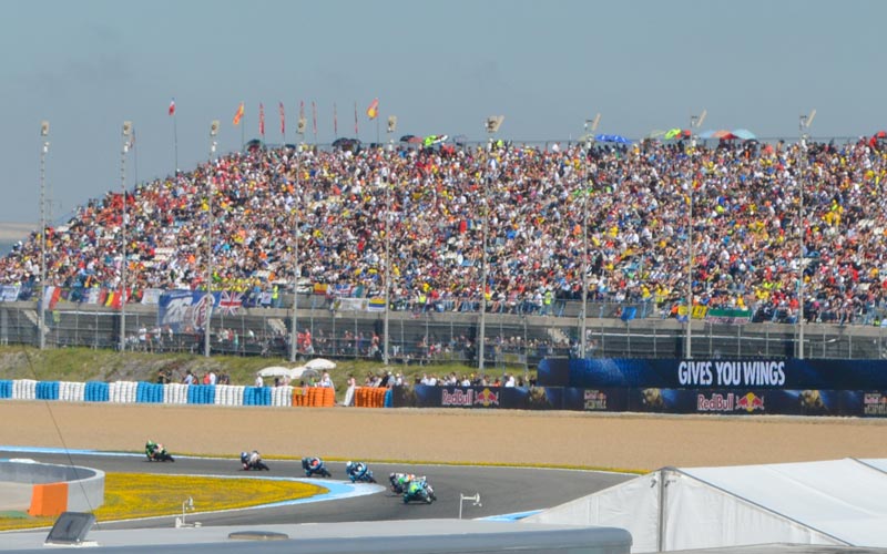 El Gran Premio, sin victorias españolas, congrega a 120.000 personas en el circuito de Jerez; ausencia de incidentes notables