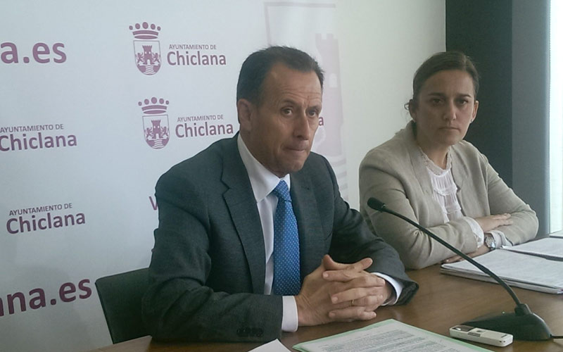 El Gobierno chiclanero promueve una ordenanza para forzar a bancos con casas sin terminar o vacías a darles uso, o expropiará