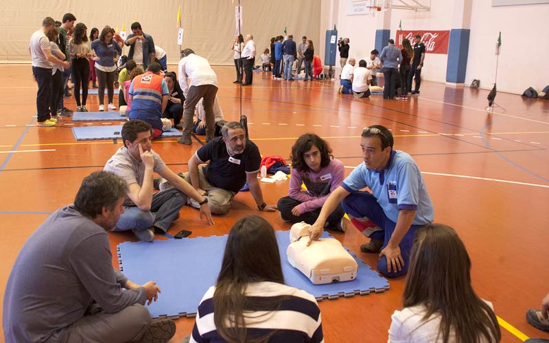 Nueva jornada formativa masiva entre estudiantes y personal de la UCA sobre técnicas básicas de reanimación cardiopulmonar