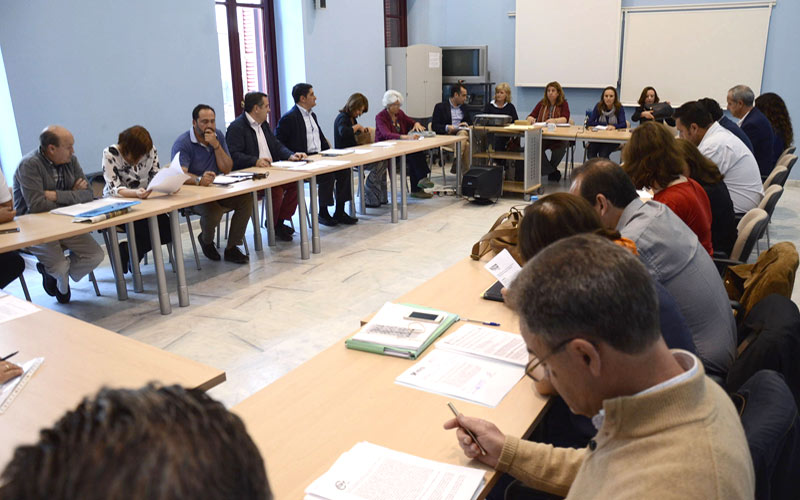 La tensa mesa de negociación con los sindicatos para abordar el nuevo plan de ajuste del Ayuntamiento jerezano sigue bloqueada