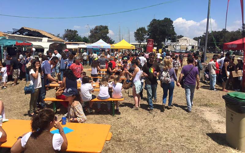 El Cadizfornia Fest atrae durante sus tres jornadas a unas 10.000 personas y supera las expectativas de los organizadores