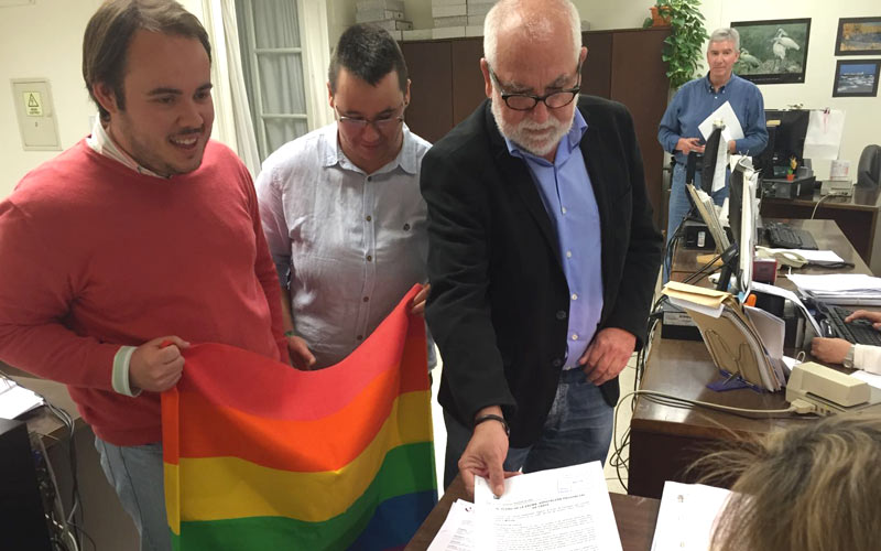 IU y Aleas buscan el apoyo institucional de la Diputación de Cádiz al colectivo LGTBI y su denuncia expresa a los actos de odio y rechazo