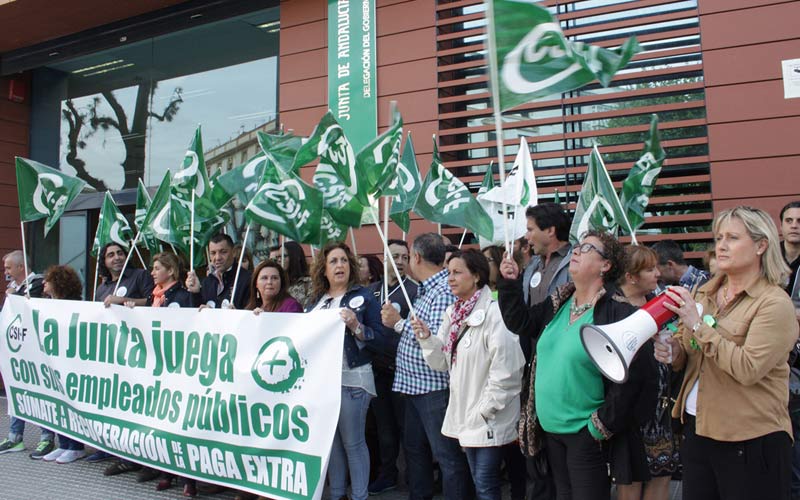 CSIF reclama a la Junta el abono del 75% pendiente de la extra de 2012 a sus empleados públicos, y recuperar derechos recortados