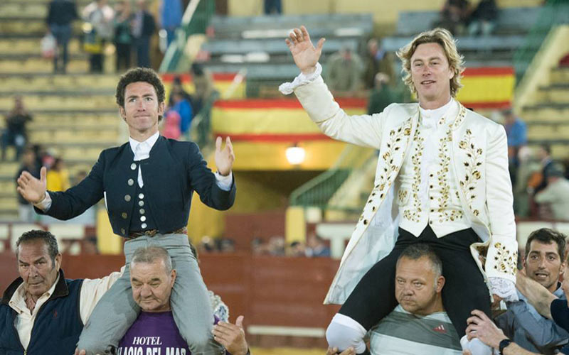 Divertido comienzo de la Feria del Caballo con Fernández y Leonardo a hombros
