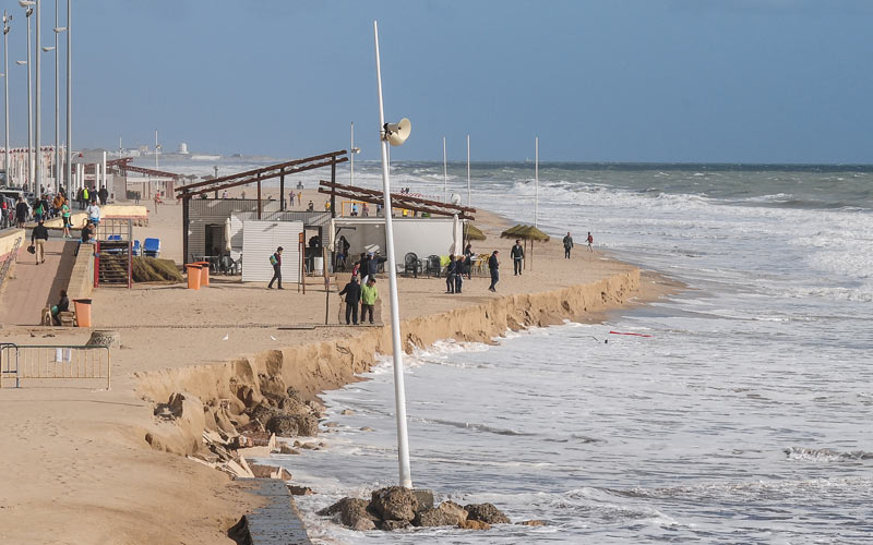 El Ayuntamiento recalca que las actuaciones de regeneración de las playas son, tras el reciente temporal, “aún más necesarias”