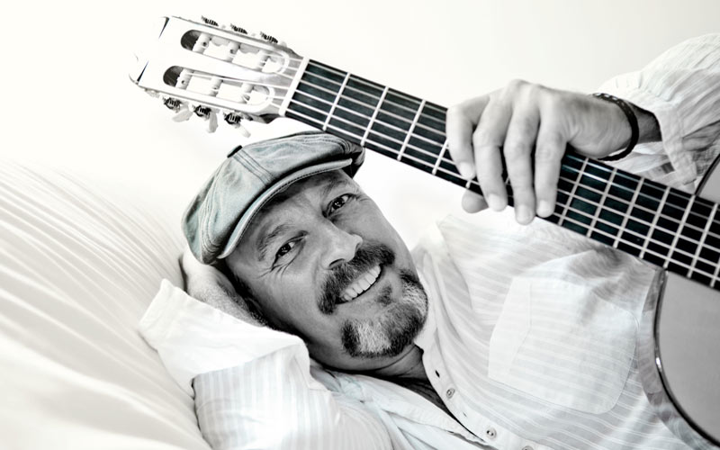 Javier Ruibal celebra sus 35 años “de música y de vida”