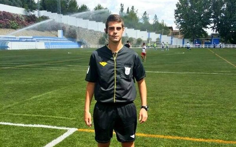 Muestras de apoyo al árbitro gaditano Jesús Tomillero y de repulsa por la nueva agresión homófoba sufrida en un partido de juveniles