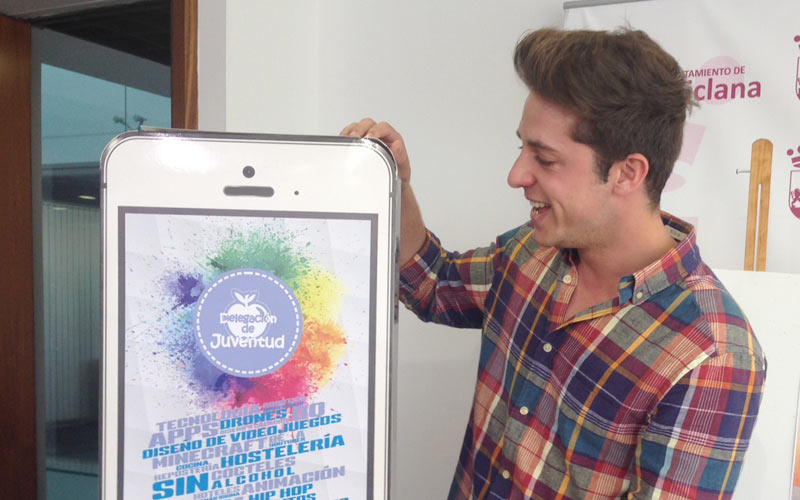 El Consistorio lanza su App destinada a la juventud chiclanera, desarrollada “por menos de 200 euros”