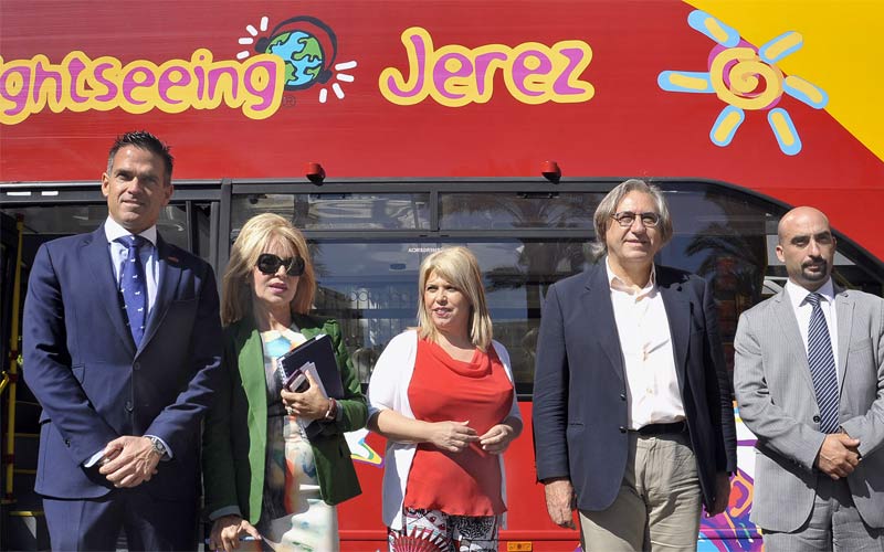 La empresa de los autobuses turísticos colaborará con la difusión de Jerez como destino en sus diferentes soportes por toda España