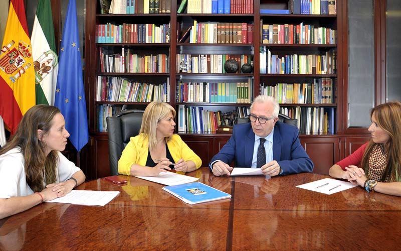 La Junta invertirá 5,3 millones para que el Ayuntamiento de Jerez pueda contratar unos meses a 634 parados jóvenes y mayores