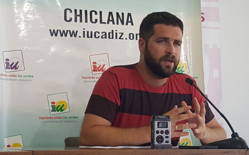 Palmero (IU) pide a Román que “no juegue con la ilusión” de los parados al anunciar la cesión de las marismas de Carboneros