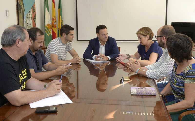 “PSOE e IU traicionan a la gran mayoría de portuenses que votó en contra de la especulación del negocio ruinoso de los parkings”