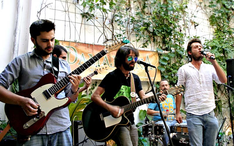 “A la gente le da por montar un bar” y al jerezano Fali Abad “por hacer un disco”: ya suena su ‘El Sherry Rock’