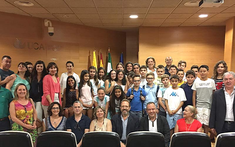 La Cátedra de Bienestar Animal de la UCA acerca este curso a más de 5.500 escolares su campaña sobre el cuidado de mascotas